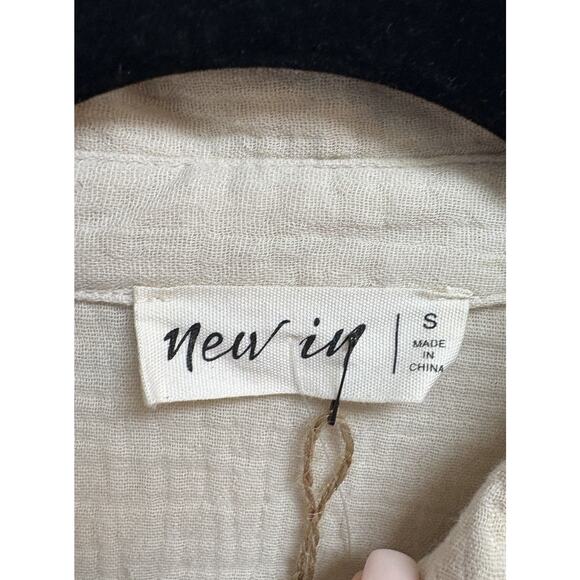 New In Cream Gauze Button Down Shirt Women’s Small Raw Hem Double Pocket Rayon - Picture 3 of 7